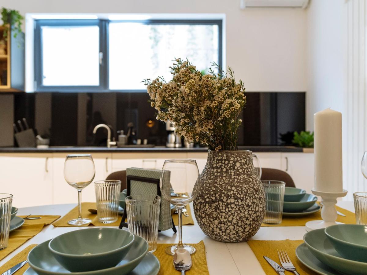 Bright 3Br Flat - Top Location - Green View Balcony Boekarest Buitenkant foto