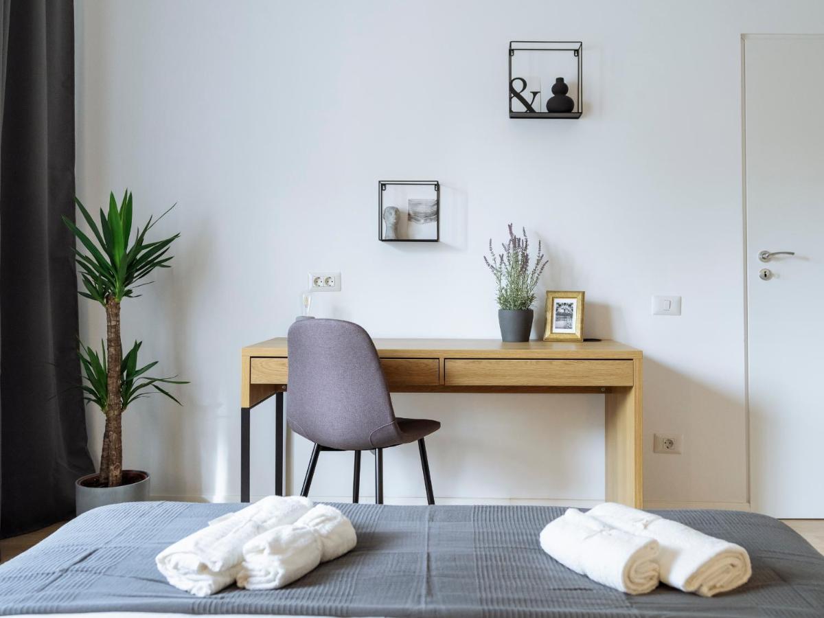 Bright 3Br Flat - Top Location - Green View Balcony Boekarest Buitenkant foto